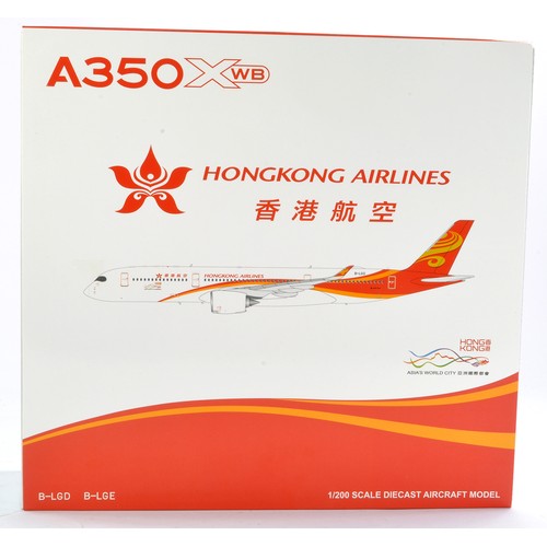 1135 - Model Aircraft comprising 1/200 JC Wings JCLH2209 Airbus A350-900 Hong Kong Airlines. Excellent, no ... 