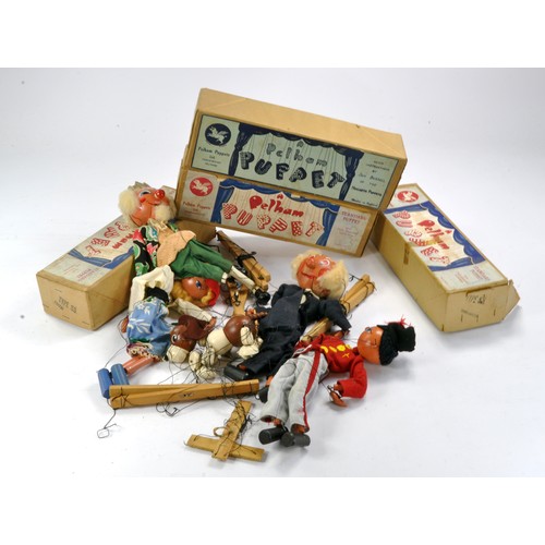 1260 - Five Vintage Pelham Puppets comprising various characters. Four boxed. Generally good, require 'de-t... 