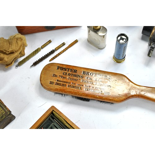 1599 - A very interesting assortment of vintage items comprising Parker Gun Cleaning Kit with box and some ... 