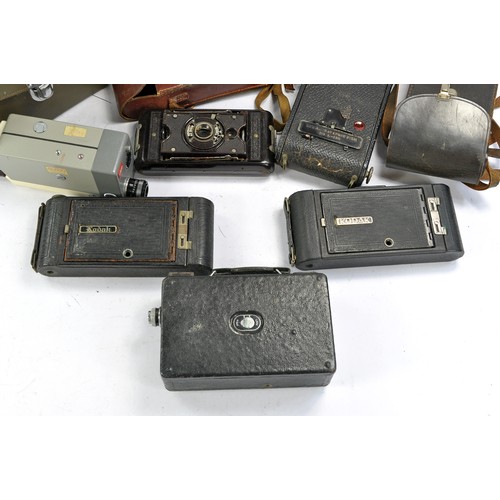 1601 - A variety of old issue vintage Cameras and related equipment including Kodak, Leicina etc.