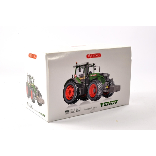 197 - Wiking 1/32 Farm Issue comprising Fendt 942 Vario Tractor. Appears Excellent And secure in the Box w... 