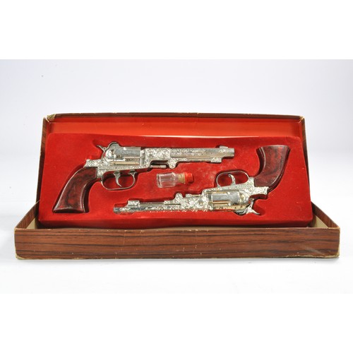 339 - Crescent Children's Toy Cap Gun comprising Matching Pair of Texan Pistol in box, some signs of cosme... 