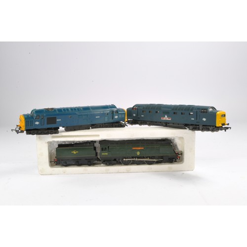 421 - Model Railway comprising three assorted locomotives including Winston Churchill and two Diesel Locom... 