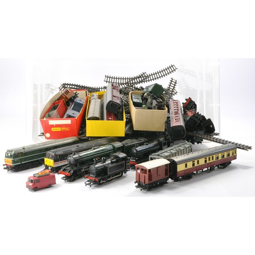 425 - A group of model railway comprising various Hornby Locomotives, rolling stock and track pieces. Used... 