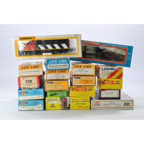 441 - Group of model railway comprising various unbuilt model kits in addition to boxed wagons from variou... 