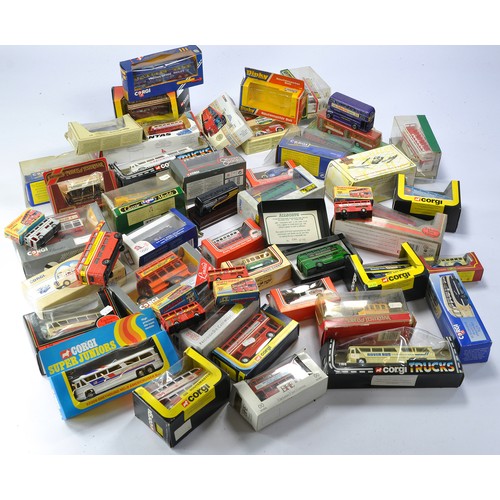 479 - A mixed group of modern and vintage commercial diecast from Corgi, Dinky, Matchbox, Lledo to include... 