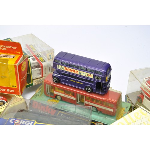 479 - A mixed group of modern and vintage commercial diecast from Corgi, Dinky, Matchbox, Lledo to include... 