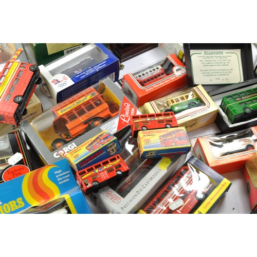 479 - A mixed group of modern and vintage commercial diecast from Corgi, Dinky, Matchbox, Lledo to include... 