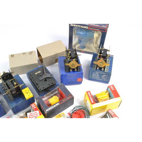 557 - An interesting group of Meccano Power Units / Motors as shown in original boxes. Some older issues i... 