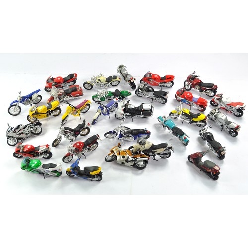 570 - A collection of Mostly Maisto Diecast / Plastic Motorcycle Models. Generally good to very good with ... 