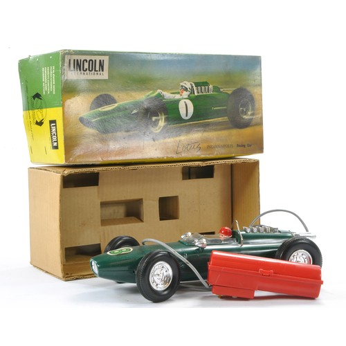 541 - Lincoln International Large Scale Battery Operated Lotus Racing Car. Untested but looks very good in... 