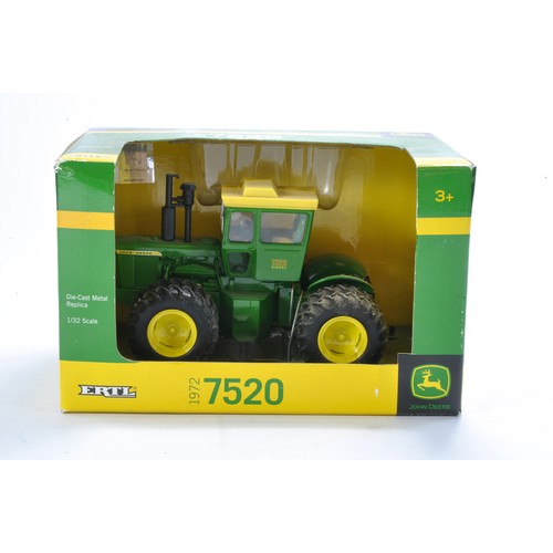 140 - Farm model interest comprising Ertl 1/32 John Deere 1972 7520 Tractor. Looks to be excellent and wit... 