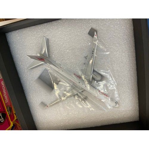 307 - Diecast model aircraft comprising the following issues. 1) Gemini 200 1/200 Boeing 737 Max 8 in the ... 