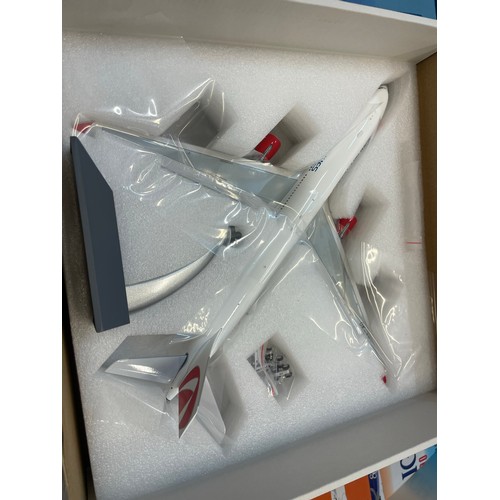 308 - Diecast model aircraft comprising the following issues. 1) Inflight 200  - 1/200 Airbus A330  - 300 ... 