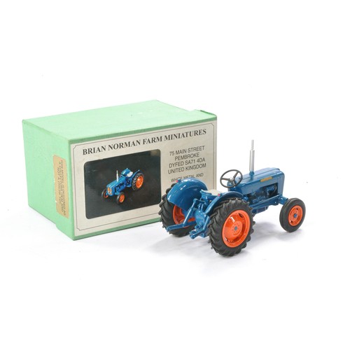 55 - Brian Norman 1/32 Hand Built farm issue comprising no. FM06 Fordson Dexta 3 Cylinder Tractor. Looks ... 