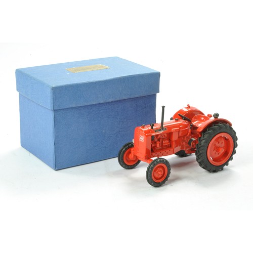 61 - Brian Norman 1/32 Hand Built farm issue comprising no. FM01 Nuffield Universal Tractor. Looks to hav... 