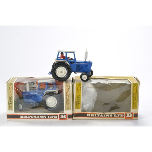 85 - Britains Farm 1/32 issues comprising No. 9524 Ford 6600 Tractor x 2. Toys look to be excellent in fa... 