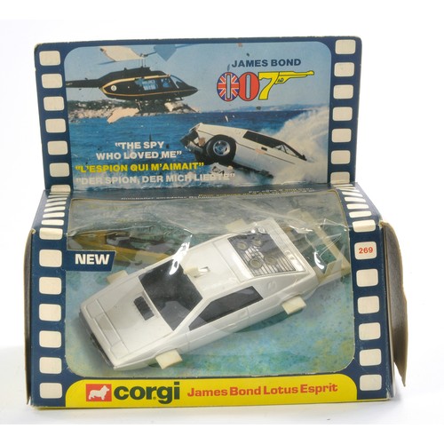 399 - Corgi No. 269 James Bond 007 Lotus Esprit. Lacks decal and missiles hence good in good original box.