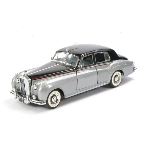 619 - Franklin Mint 1/24 Rolls Royce Silver Cloud. Looks to be without obvious sign of fault with original... 