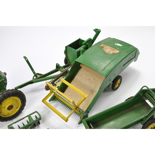 259 - An interesting assortment of ESKA (Pre-Ertl) John Deere Vintage Tractor and Implement issues includi... 