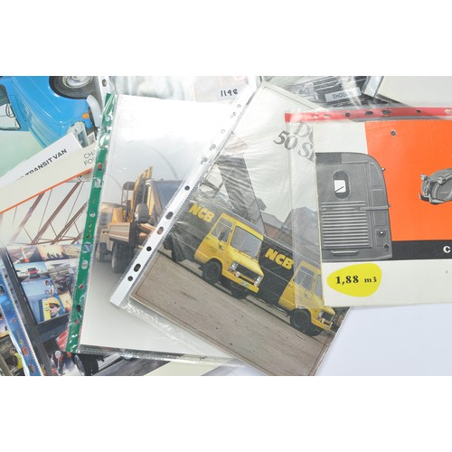 442 - A large selection of commercial vehicle brochures, mostly modern issues from Renault, Ford, Izuzu an... 