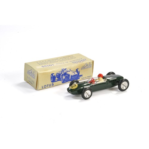 338 - Solido No. 118 Lotus F1 Racing Car. Dark green. Generally excellent, little sign of wear in very goo... 