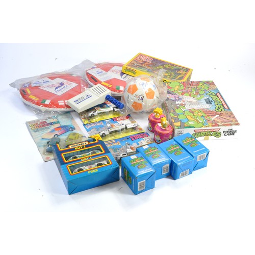 601 - An interesting misc group of character themed toys including Ninja Turtles, Matchbox Diecast Cars an... 