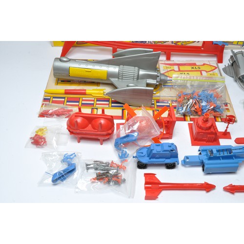 824 - Multiple Toy Makers (USA) (for Gerry Anderson) Steve Zodiac's Fireball XL5 Space City Set comprising... 