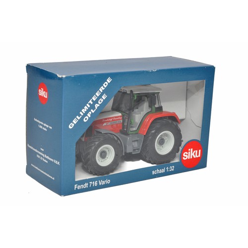 ミニカー SIKU Fendt 716 Vario 1:32 Siku 1/32 diecast farm model issue comprising Fendt 716 Vario