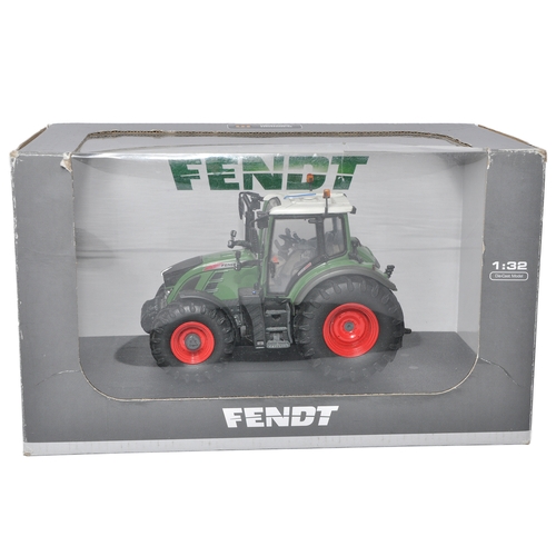 73 - Universal Hobbies 1/32 diecast farm model issue comprising Fendt Vario Tractor. Model is likely fair... 