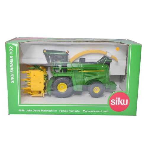 89 - Siku 1/32 diecast farm model issue comprising John Deere 7500 Forage Harvester. Excellent and appear... 