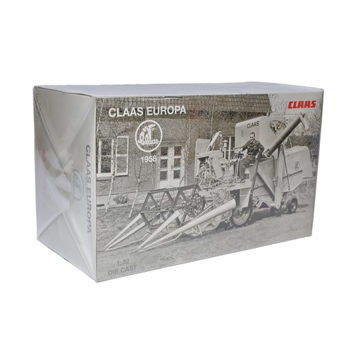 100 - Universal Hobbies 1/32 diecast farm model issue comprising Claas Europa Vintage Combine. Excellent a... 