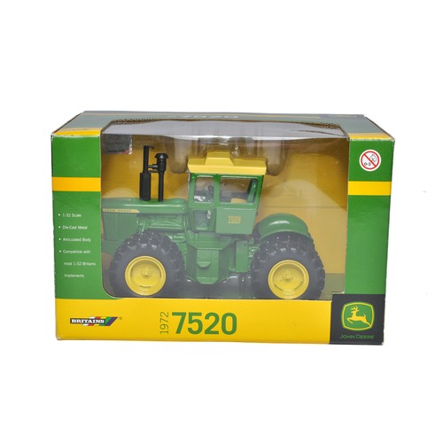 165 - Britains 1/32 diecast farm model issue comprising John Deere 7520 Tractor. Looks to be excellent, se... 