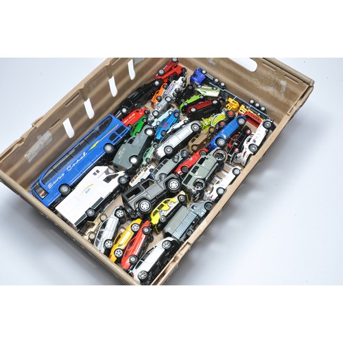 186 - A tray of loose diecast models, to include various makers and scales as shown.