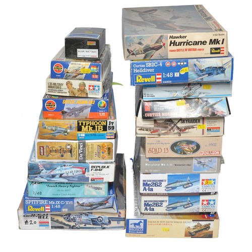 351 - A group of 20 Plastic Model Kits from various makers to include Monogram, Hobbycraft, Dragon, Revell... 