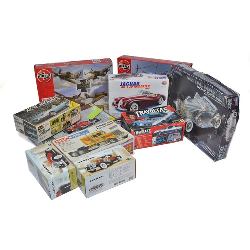 367 - A selection of 10 Various Plastic Model Kits to include Airfix, Burago, Revell. All as new, complete... 