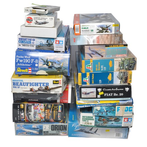 370 - A collection of 20 Plastic Model Kits from various makers to include Revell Tamiya, Italeri plus oth... 