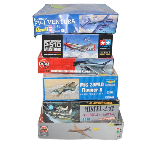 372 - A group of 6 larger scale Plastic Model Kits from various makers Revell, Tamiya, Airfix, Trumpet and... 