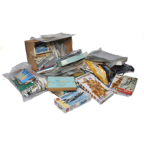 377 - A selection of bagged plastic model kits plus a box of kits for completion, spares or repairs as sho... 