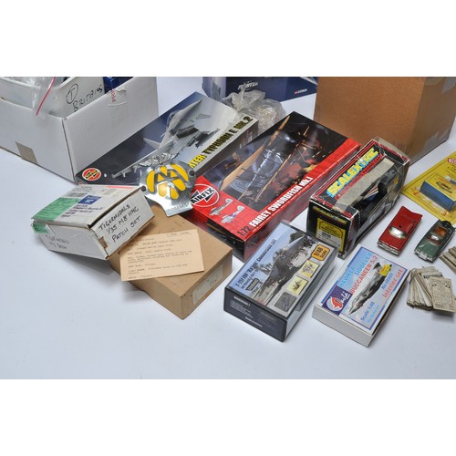 383 - A large mixed lot of general diecast to include Lledo, Corgi Aviation Archive plus Airfix Model Kits... 