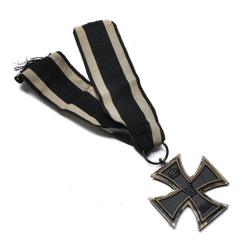 428 - A 1914 WW1 original War Medal comprising the German Iron Cross, Second Class with original cloth.