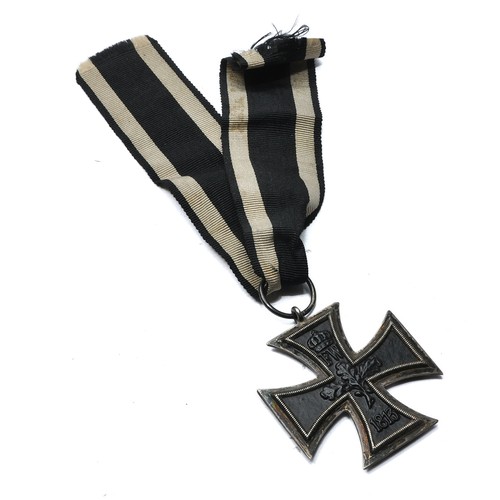 428 - A 1914 WW1 original War Medal comprising the German Iron Cross, Second Class with original cloth.