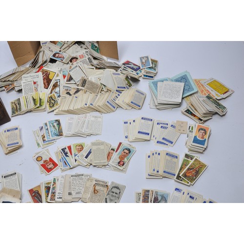 435 - A vast collection of vintage cigarette cards from 1920's through to mid 20th century. Complete sets ... 