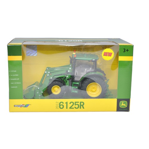 643 - Britains 1/32 Farm Model issue comprising No. 42821 John Deere 6125R Tractor and Loader. Excellent a... 