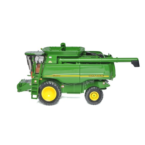 715 - Ertl 1/32 Farm Model issue comprising No. 15036 John Deere STS 9750 Combine Harvester. Precision Ser... 