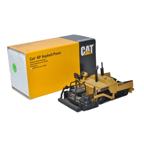 902 - NZG 1/50 Diecast Model Construction issue comprising No. 479/4791 CAT AP-1055B Paver. Looks to be go... 