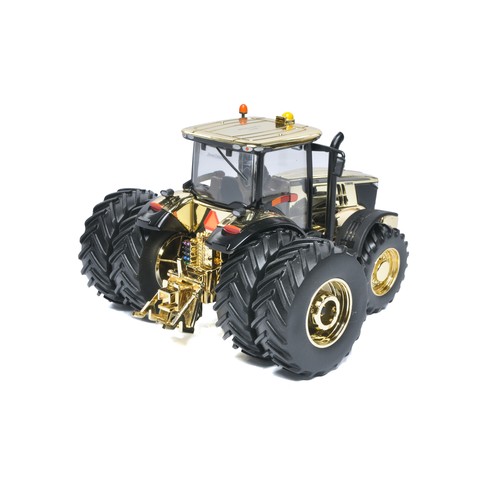 30 - Ertl Farm Model issue comprising No. 45331A John Deere 7230R Tractor. Special Gold Chase Edition for... 