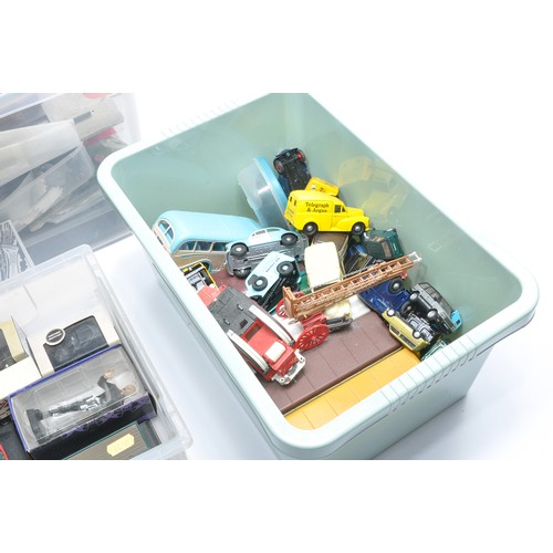 337 - A misc group of diecast vehicles and other items relating to model railway as shown.