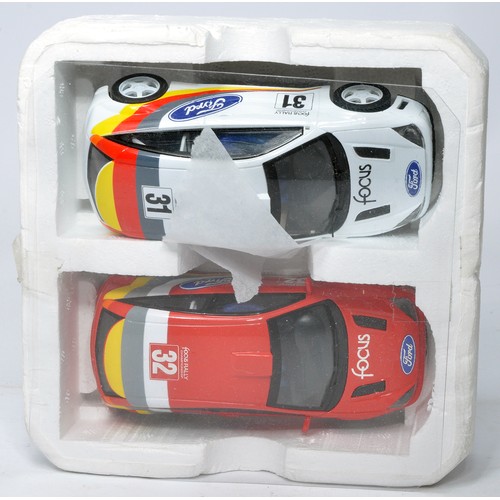 517 - Scalextric slot car set Ford Focus no. 31 and 32 - good condition, in packaging - no box.