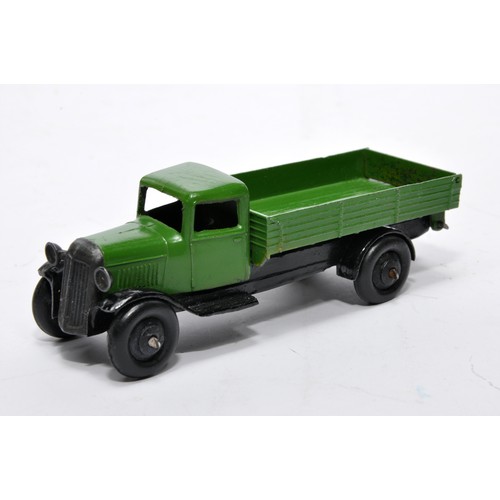 634 - Dinky No. 25e Tipping Wagon. Issue is in green as shown. Displays very good to excellent, with very ... 